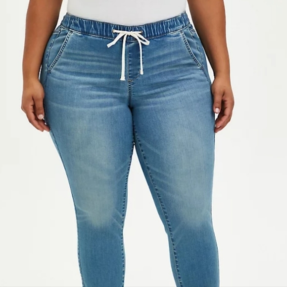 Torrid Pull-On Jeans - Picture 7 of 9